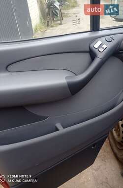 Микроавтобус Mercedes-Benz Sprinter 2001 в  фото 14 Микроавтобус Mercedes-Benz Sprinter 2001 в