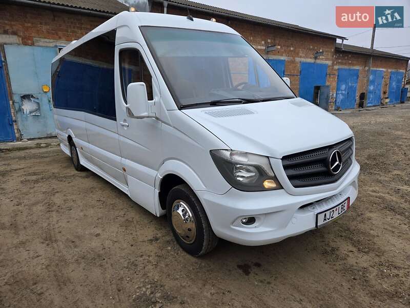 Туристичний / Міжміський автобус Mercedes-Benz Sprinter 2015 в Чернівцях