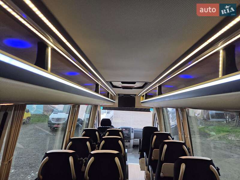 Туристичний / Міжміський автобус Mercedes-Benz Sprinter 2015 в Чернівцях