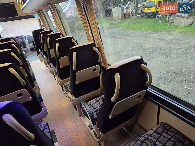 Туристичний / Міжміський автобус Mercedes-Benz Sprinter 2015 в Чернівцях