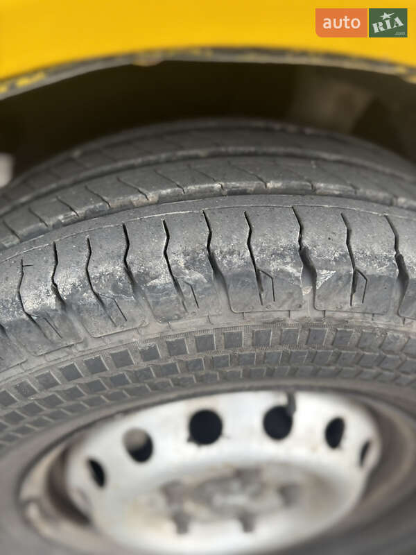 Вантажний фургон Mercedes-Benz Sprinter 2003 в Брошневі-Облозі фото 24 Вантажний фургон Mercedes-Benz Sprinter 2003 в Брошневі-Облозі