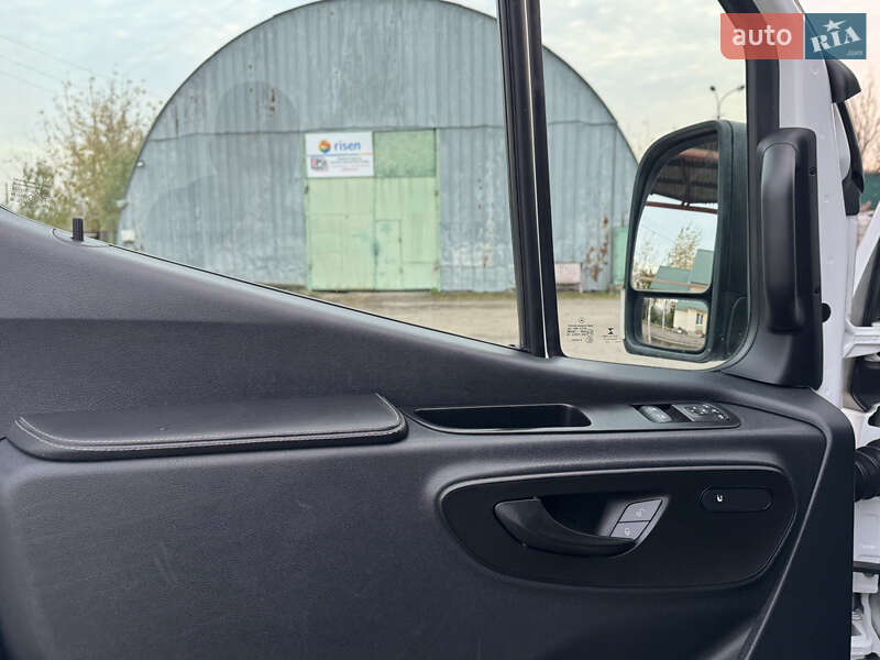 Вантажний фургон Mercedes-Benz Sprinter 2019 в Рівному