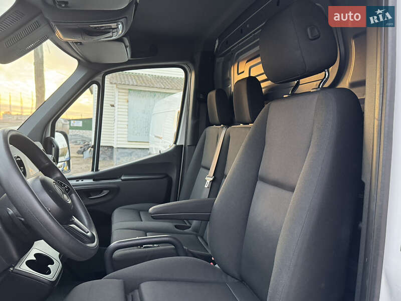 Вантажний фургон Mercedes-Benz Sprinter 2019 в Рівному