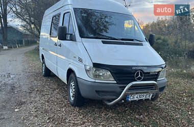 Грузовой фургон Mercedes-Benz Sprinter 2004 в Вижнице