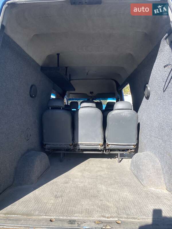 Грузопассажирский фургон Mercedes-Benz Sprinter 2004 в Могилев-Подольске