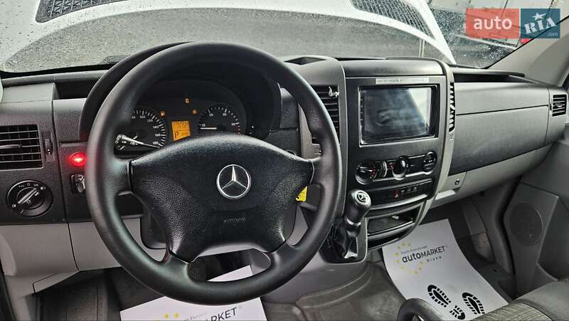 Вантажний фургон Mercedes-Benz Sprinter 2017 в Рівному