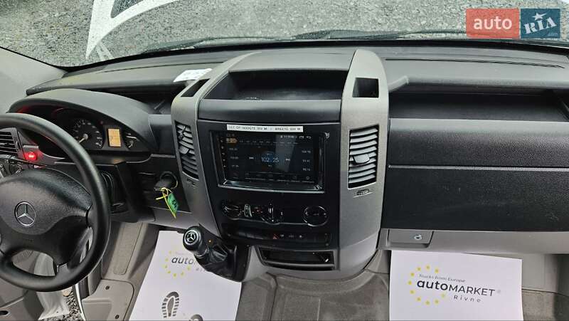 Вантажний фургон Mercedes-Benz Sprinter 2017 в Рівному