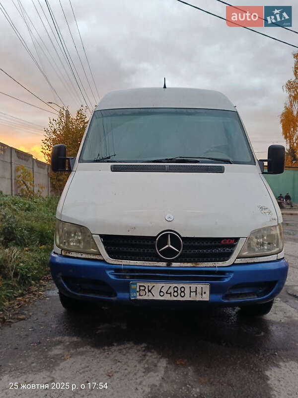 Вантажний фургон Mercedes-Benz Sprinter 2003 в Рівному фото Вантажний фургон Mercedes-Benz Sprinter 2003 в Рівному