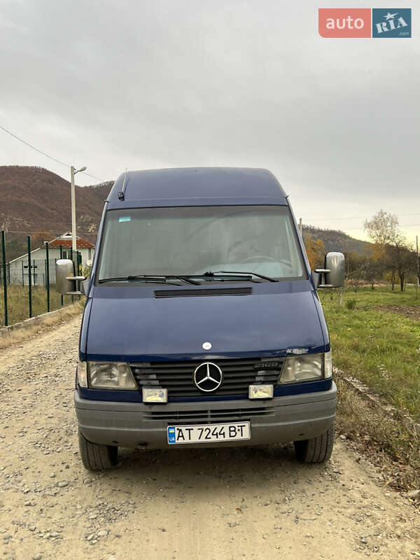 Грузовой фургон Mercedes-Benz Sprinter 1997 в Кутах