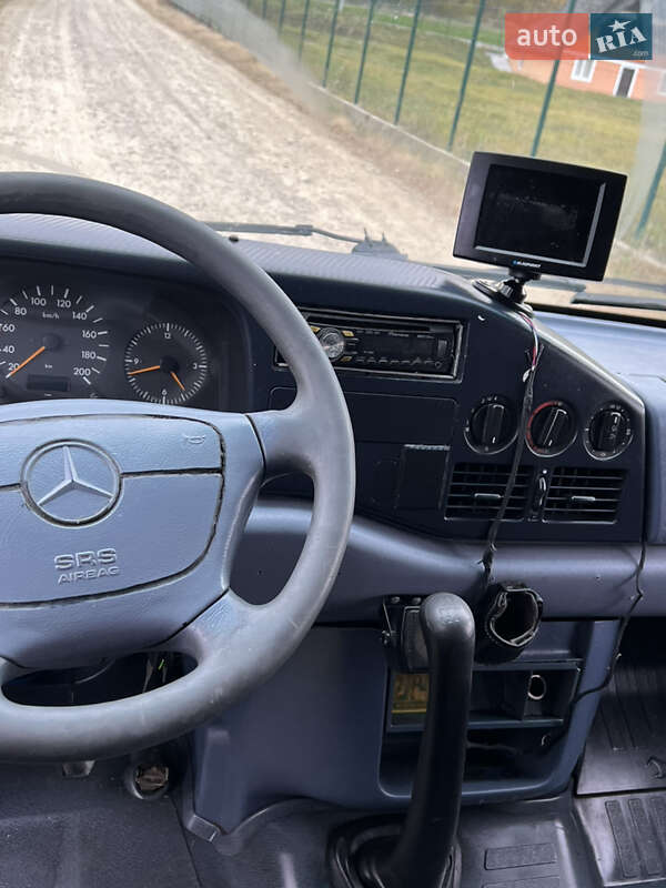 Грузовой фургон Mercedes-Benz Sprinter 1997 в Кутах