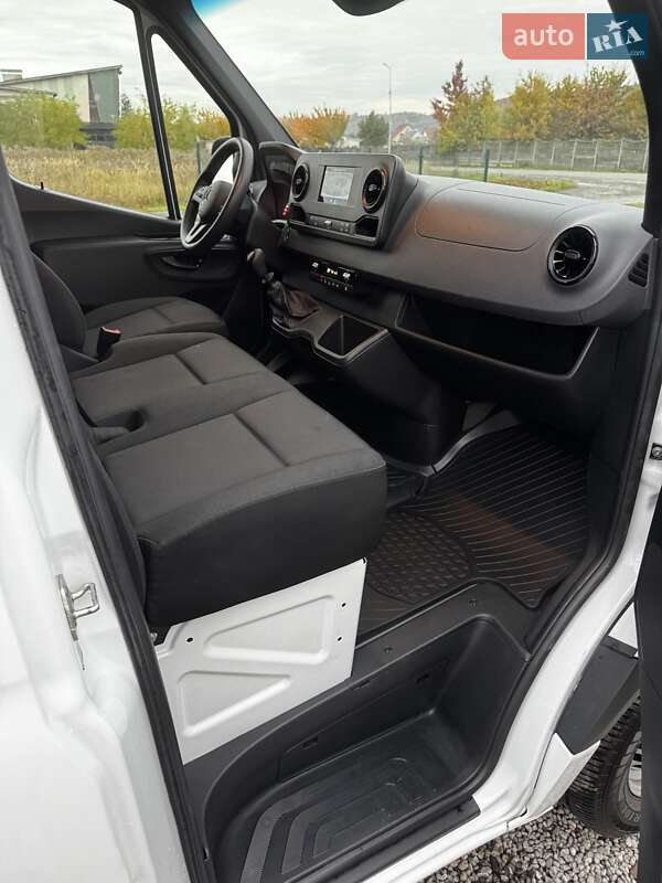 Грузовой фургон Mercedes-Benz Sprinter 2023 в Иршаве фото 35 Грузовой фургон Mercedes-Benz Sprinter 2023 в Иршаве