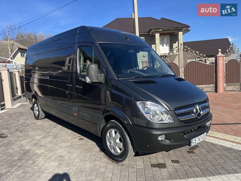 Вантажний фургон Mercedes-Benz Sprinter 2012 в Чернівцях