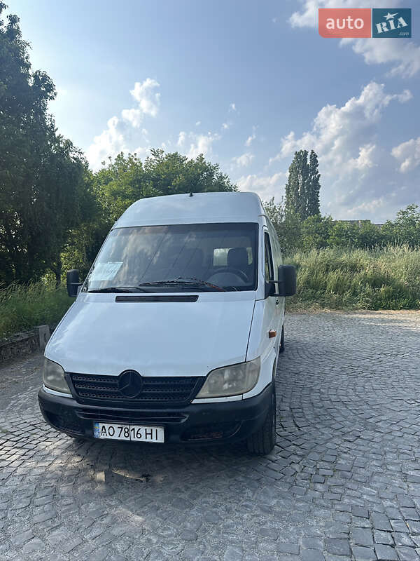 Грузовой фургон Mercedes-Benz Sprinter 2001 в Ужгороде