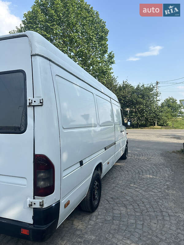 Грузовой фургон Mercedes-Benz Sprinter 2001 в Ужгороде