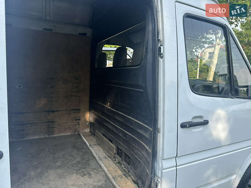 Грузовой фургон Mercedes-Benz Sprinter 2001 в Ужгороде