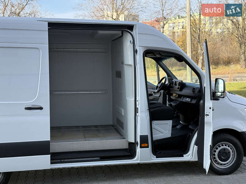 Вантажний фургон Mercedes-Benz Sprinter 2020 в Рівному фото 24 Вантажний фургон Mercedes-Benz Sprinter 2020 в Рівному