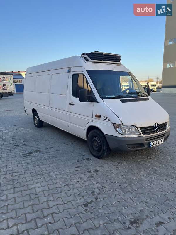 Грузовой фургон Mercedes-Benz Sprinter 2005 в Львове