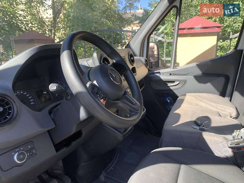 Грузовой фургон Mercedes-Benz Sprinter 2023 в Львове