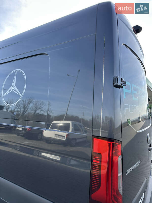 Грузовой фургон Mercedes-Benz Sprinter 2021 в Черновцах