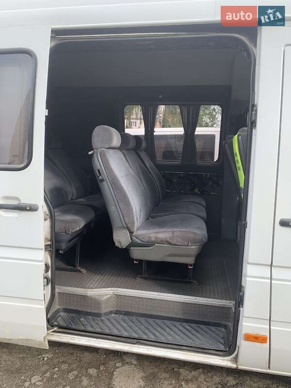Микроавтобус Mercedes-Benz Sprinter 2005 в Липовце