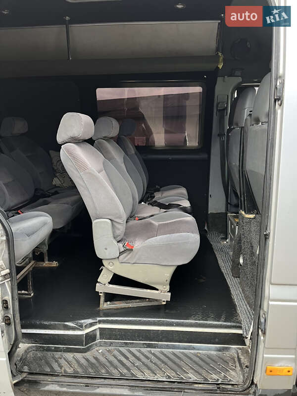 Мінівен Mercedes-Benz Sprinter 2005 в Нововолинську фото 17 Мінівен Mercedes-Benz Sprinter 2005 в Нововолинську