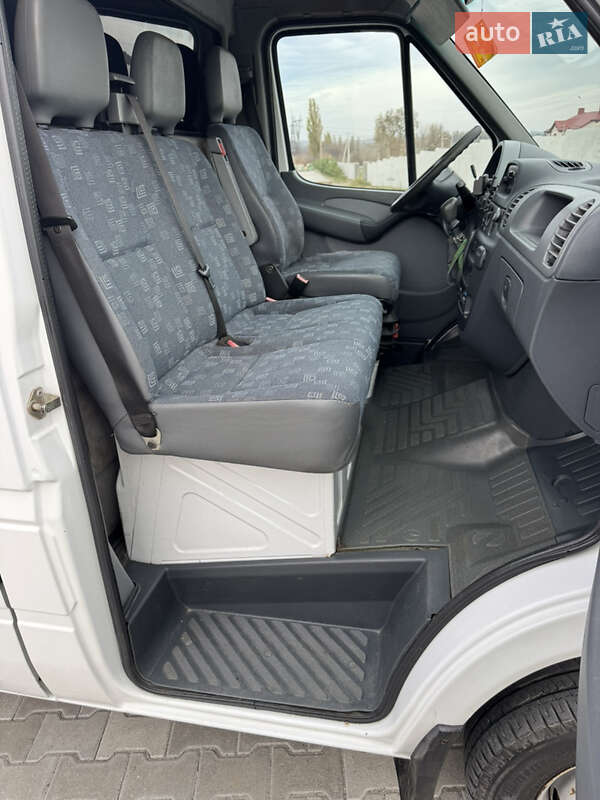 Вантажний фургон Mercedes-Benz Sprinter 2005 в Рівному