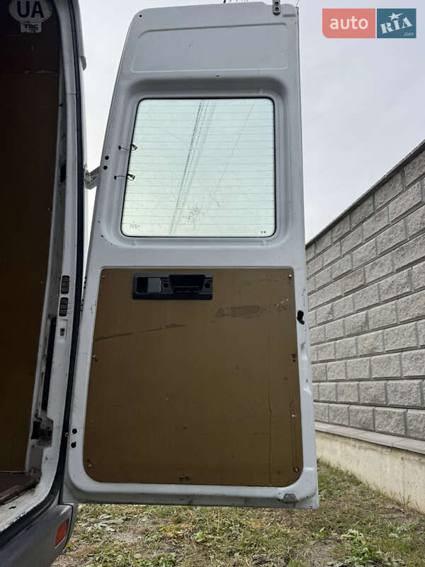 Вантажний фургон Mercedes-Benz Sprinter 2005 в Рівному