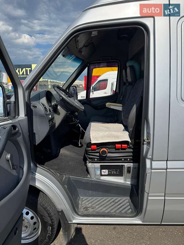 Вантажний фургон Mercedes-Benz Sprinter 2004 в Одесі фото 13 Вантажний фургон Mercedes-Benz Sprinter 2004 в Одесі