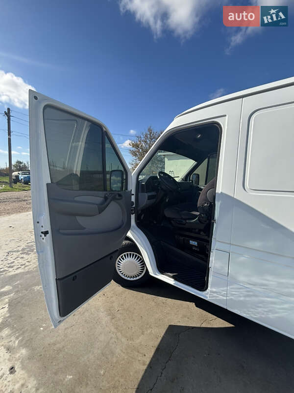 Микроавтобус грузовой (до 3,5т) Mercedes-Benz Sprinter 1998 в Одессе фото 9 Микроавтобус грузовой (до 3,5т) Mercedes-Benz Sprinter 1998 в Одессе