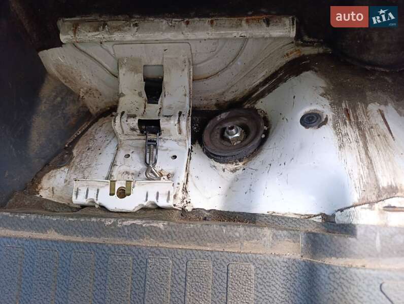 Вантажний фургон Mercedes-Benz Sprinter 2005 в Львові