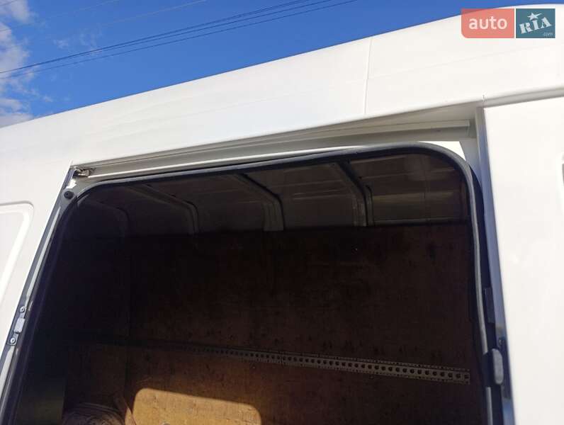 Вантажний фургон Mercedes-Benz Sprinter 2005 в Львові
