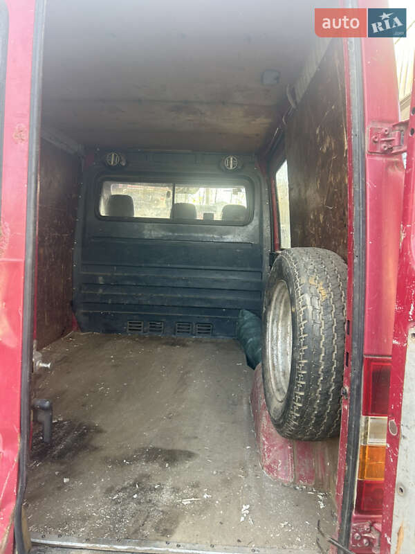 Вантажний фургон Mercedes-Benz Sprinter 1999 в Чернівцях фото 3 Вантажний фургон Mercedes-Benz Sprinter 1999 в Чернівцях