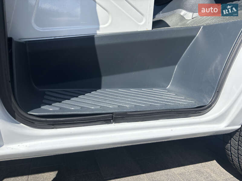 Вантажний фургон Mercedes-Benz Sprinter 2005 в Луцьку