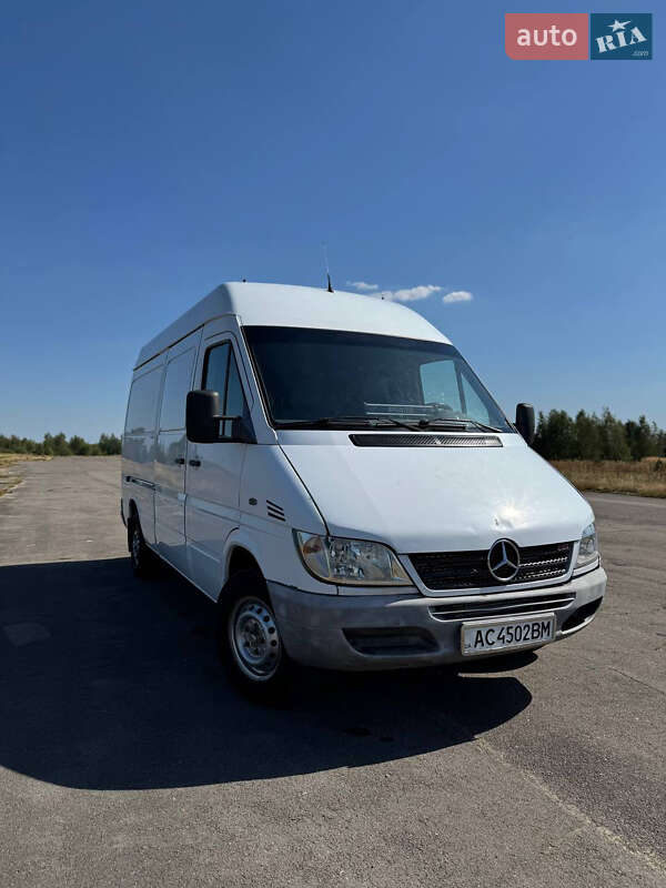 Mercedes-Benz Sprinter 2004 Mercedes-Benz Sprinter 2004