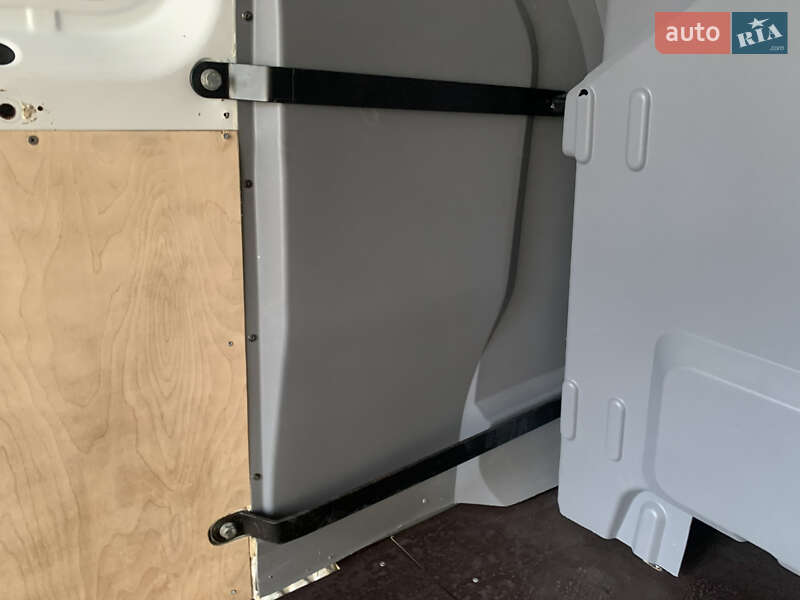 Грузопассажирский фургон Mercedes-Benz Sprinter 2016 в Стрые фото 30 Грузопассажирский фургон Mercedes-Benz Sprinter 2016 в Стрые