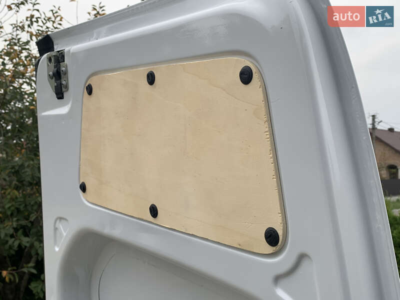 Грузопассажирский фургон Mercedes-Benz Sprinter 2016 в Стрые фото 42 Грузопассажирский фургон Mercedes-Benz Sprinter 2016 в Стрые