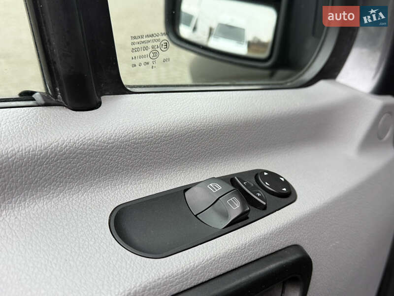 Туристический / Междугородний автобус Mercedes-Benz Sprinter 2015 в Староконстантинове