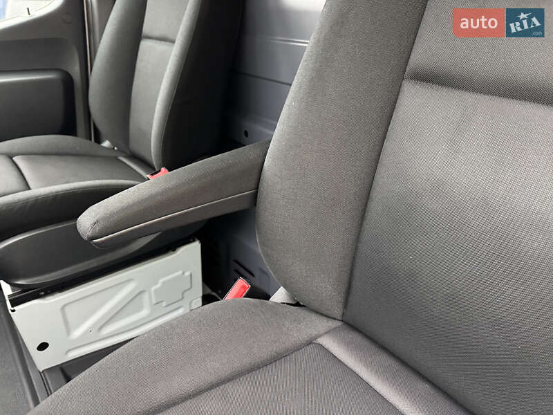 Грузовой фургон Mercedes-Benz Sprinter 2022 в Киеве фото 25 Грузовой фургон Mercedes-Benz Sprinter 2022 в Киеве