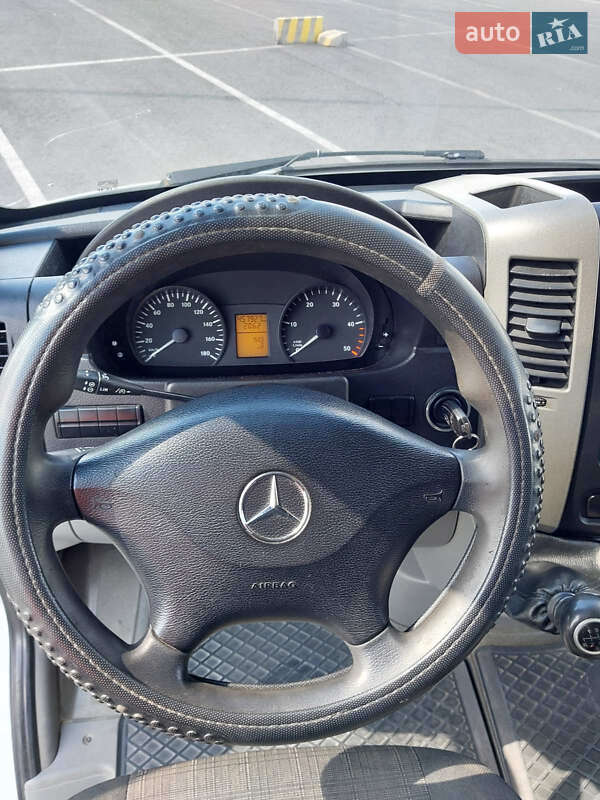 Грузовой фургон Mercedes-Benz Sprinter 2013 в Львове