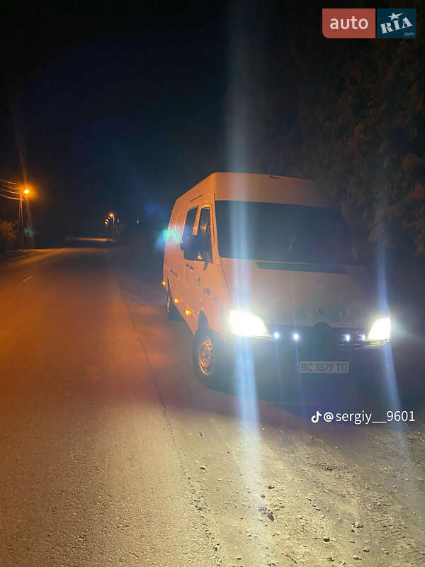 Вантажний фургон Mercedes-Benz Sprinter 2002 в Львові