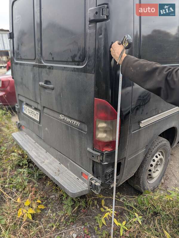 Вантажний фургон Mercedes-Benz Sprinter 2001 в Мукачевому