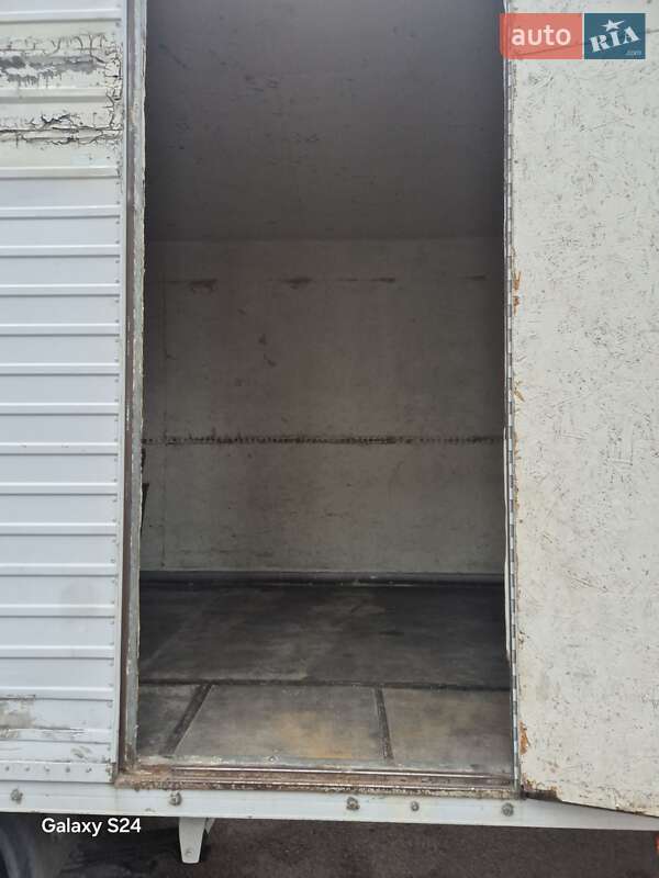 Вантажний фургон Mercedes-Benz Sprinter 2000 в Житомирі