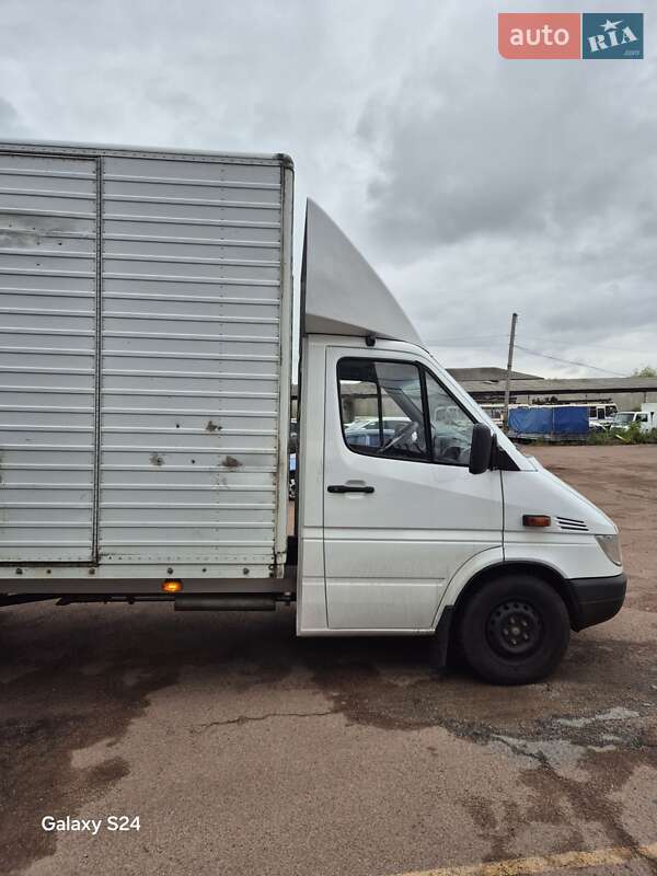 Вантажний фургон Mercedes-Benz Sprinter 2000 в Житомирі