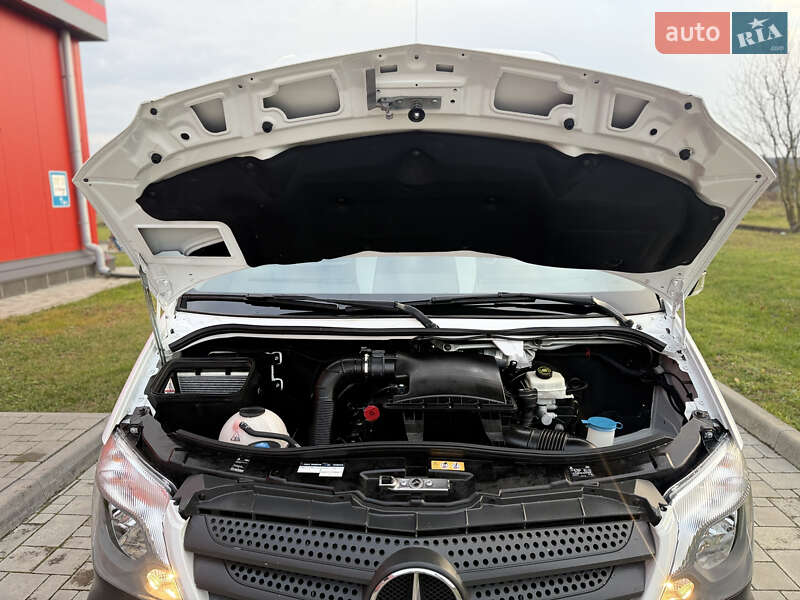 Мінівен Mercedes-Benz Sprinter 2016 в Рівному