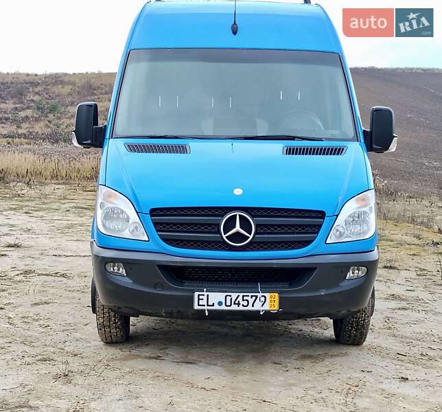 Вантажний фургон Mercedes-Benz Sprinter 2011 в Рівному
