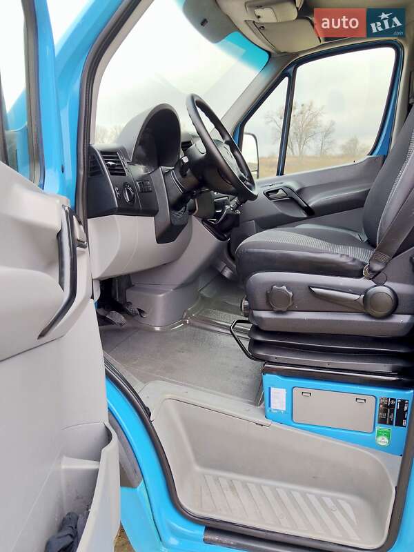 Вантажний фургон Mercedes-Benz Sprinter 2011 в Рівному