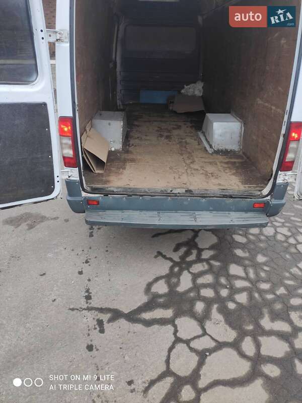 Грузовой фургон Mercedes-Benz Sprinter 2002 в Голованевске
