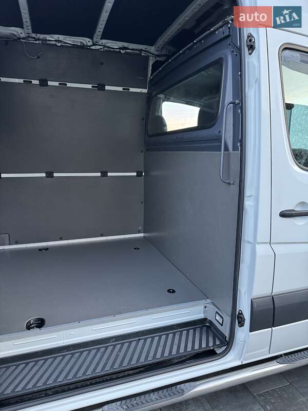 Вантажний фургон Mercedes-Benz Sprinter 2011 в Борщеві