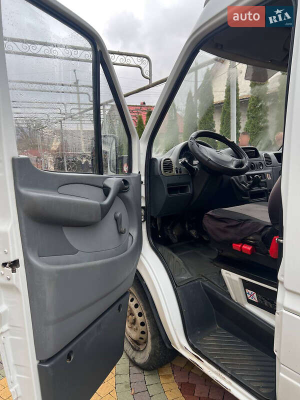Вантажопасажирський фургон Mercedes-Benz Sprinter 2003 в Тересві фото 4 Вантажопасажирський фургон Mercedes-Benz Sprinter 2003 в Тересві