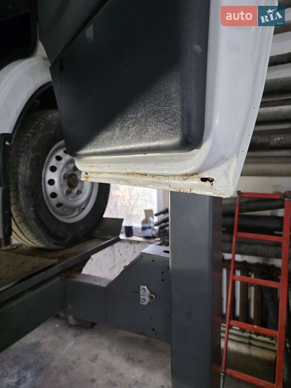 Вантажний фургон Mercedes-Benz Sprinter 2006 в Виноградові фото 18 Вантажний фургон Mercedes-Benz Sprinter 2006 в Виноградові